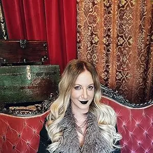 The Familiar author Leigh Bardugo