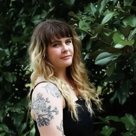 Author Shoutouts Hannah Whitten